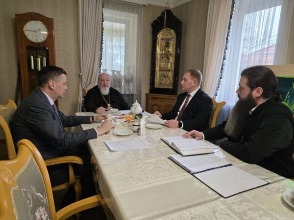 Митрополит Кирилл встретился с министром Ставропольского края по национальной политике и делам казачества и заместителем начальника управления по взаимодействию с институтами гражданского общества аппарата Правительства Ставропольского края