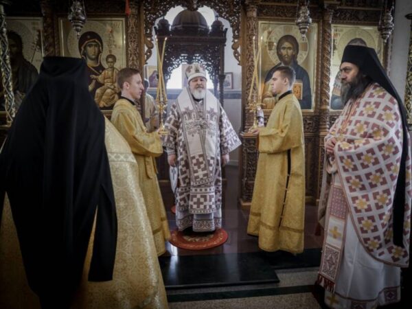 Митрополит Кирилл совершил Литургию в храме великомученика Георгия Победоносца подворья монастыря иконы Пресвятой Богородицы «Всех скорбящих Радость» в городе Михайловске