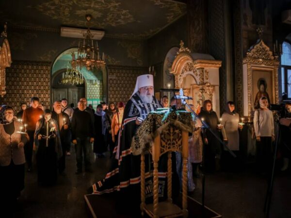 В среду первой седмицы Великого поста митрополит Кирилл совершил великое повечерие с чтением Великого покаянного канона преподобного Андрея Критского