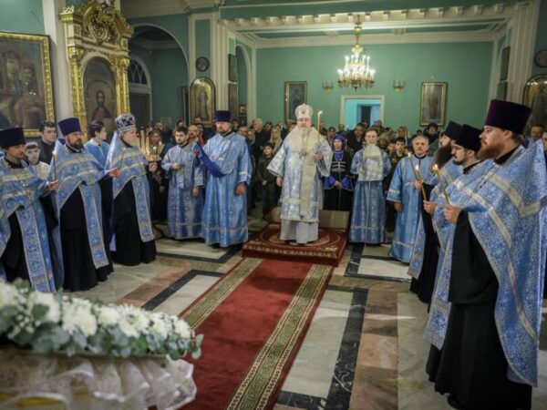 В канун праздника Сретения Господня митрополит Кирилл совершил всенощное бдение в Андреевском соборе города Ставрополя