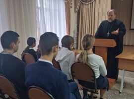 Директор Православной гимназии Невинномысска провел беседу со старшеклассниками