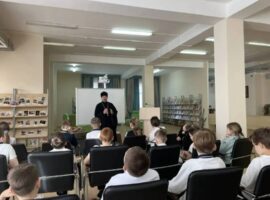 В школе № 23 города Михайловска прошла беседа священнослужителя с учащимися