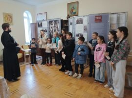 В воскресной школе собора Покрова Пресвятой Богородицы города Невинномысска прошло занятие, приуроченное ко Дню православной книги