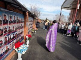 В храме Архангела Михаила города Новоалександровска установлено памятное панно воинам – участникам СВО