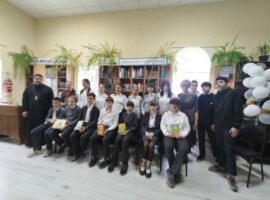 В библиотеке села Казьминского состоялась встреча священника со школьниками