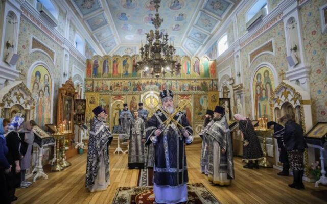 Митрополит Кирилл совершил Литургию Преждеосвященных Даров в храме Преображения Господня города Ставрополя