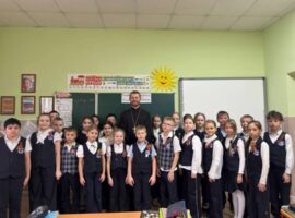 В школе №24 города Михайловска состоялась беседа священника с учащимися