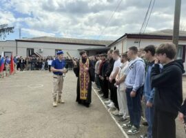 Священнослужитель напутствовал Ипатовских призывников перед отправкой к местам несения воинской службы