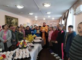 Настоятель храма Архистратига Михаила села Тахта поздравил с Пасхой подопечных психоневрологического интерната