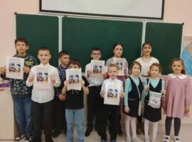 В храме святого благоверного великого князя Димитрия Донского города Ставрополя прошла Пасхальная встреча воспитанников воскресной школы со священником