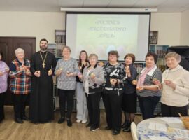 В Центральной библиотеке села Донского состоялся мастер-класс по росписи Пасхальных яиц