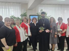 В Труновском комплексном центре социального обслуживания населения прошла благотворительная ярмарка «Пасхальные сувениры»