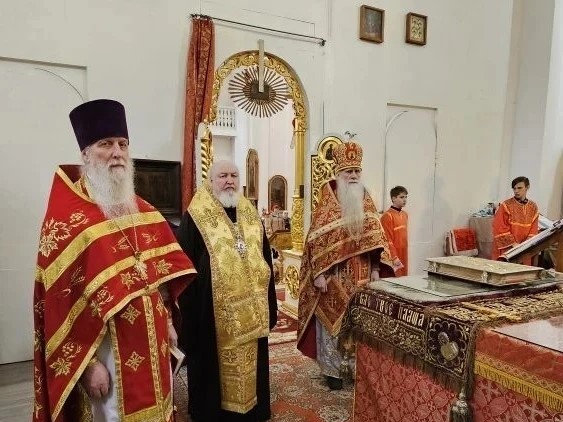 Митрополит Кирилл молился за Божественной литургией в храме Вознесения Господня города Ржева