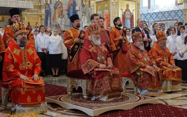 Митрополит Кирилл сослужил Святейшему Патриарху за Божественной литургией в храме Рождества Христова станицы Динской Краснодарского края
