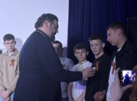 Благочинный Изобильненского округа напутствовал призывников перед отправкой к местам несения воинской службы