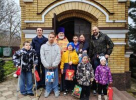 Клирик храма Успения Божией Матери города Ставрополя поздравил с праздником Пасхи воспитанников дошкольного детского дома № 9