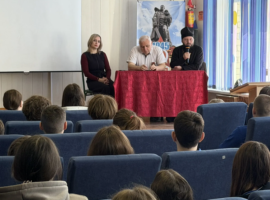 Священнослужитель принял участие в профилактической беседе с учащимися гимназии № 9 города Невинномысска