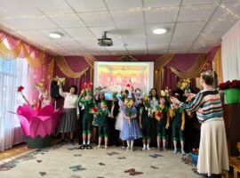 Воспитанники воскресной школы храма Успения Божией Матери города Ставрополя выступили с праздничным концертом в Дошкольном детском доме № 9