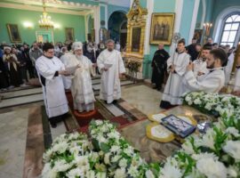 В Великую Субботу митрополит Кирилл совершил Божественную литургию в Андреевском соборе города Ставрополя