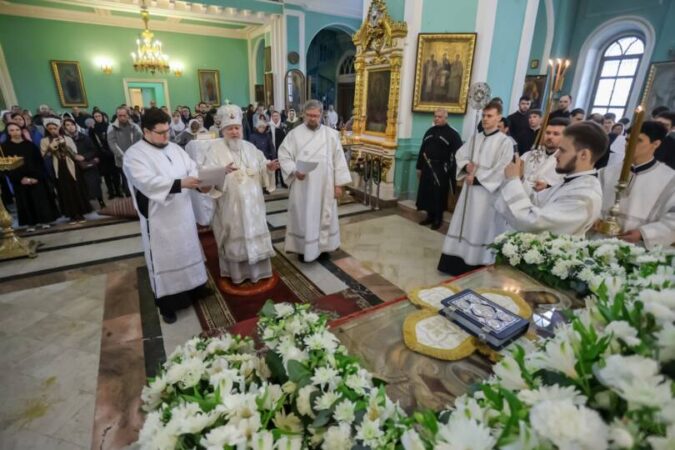 В Великую Субботу митрополит Кирилл совершил Божественную литургию в Андреевском соборе города Ставрополя