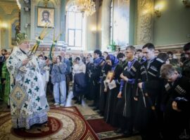 В праздник Входа Господня в Иерусалим митрополит Кирилл совершил Литургию в Казанском соборе города Ставрополя