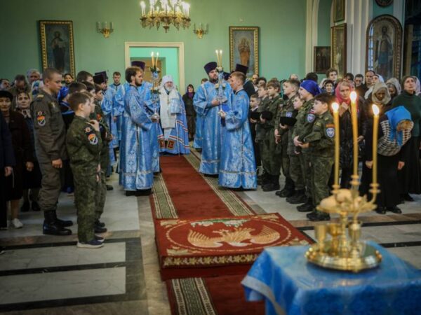 В канун праздника Благовещения Пресвятой Богородицы митрополит Кирилл совершил всенощное бдение в Андреевском соборе города Ставрополя