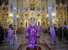 В Великий Четверг митрополит Кирилл совершил Литургию в Казанском кафедральном соборе