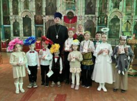 В Неделю жен-мироносиц благочинный Медвеженского округа поздравил прихожанок храма Святой Троицы села Красногвардейского
