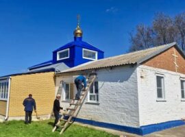 В храме преподобного Серафима Саровского села Дивного прошла акция по благоустройству прихрамовой территории