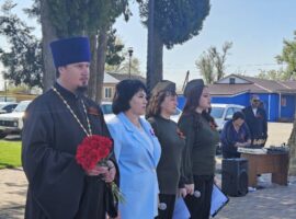 Жители поселка Горьковский молитвенно почтили память защитников Отечества