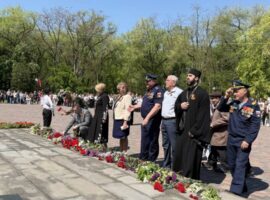 И.о. благочинного Донского округа принял участие в митинге в честь Дня Победы
