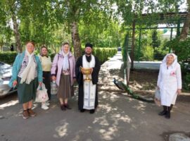 Волонтеры храма святого великомученика и целителя Пантелеимона города Ставрополя посетили госпиталь Министерства обороны