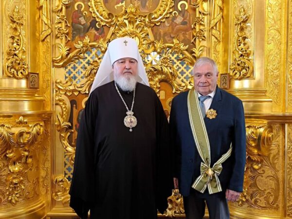 Митрополит Кирилл вручил орден святителя Луки Крымского I степени почетному президенту Российского общества хирургов И.И. Затевахину