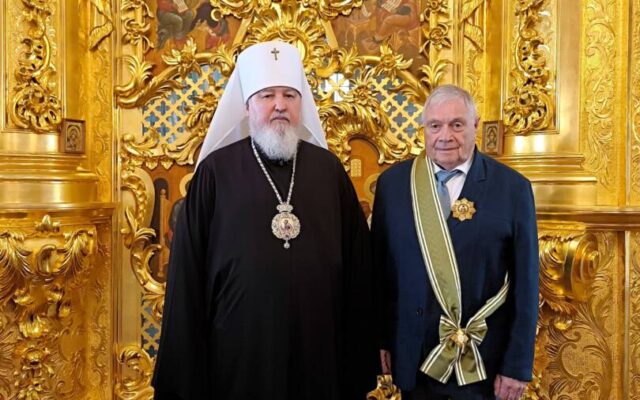 Митрополит Кирилл вручил орден святителя Луки Крымского I степени почетному президенту Российского общества хирургов И.И. Затевахину