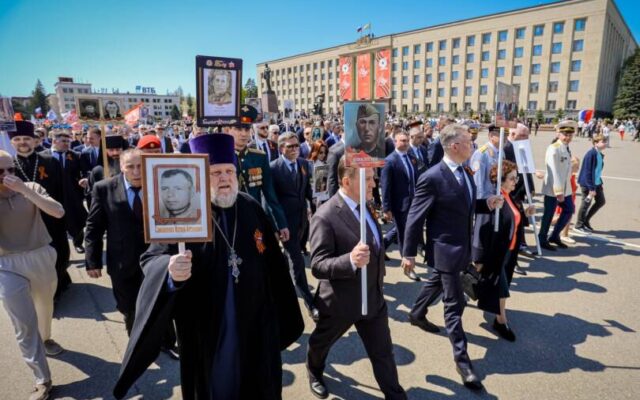 В День Победы духовенство епархии присутствовало на параде в краевой столице