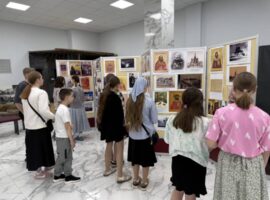 Прихожане и воспитанники воскресной школы храма Вознесения Господня города Ипатово посетили выставку «Собор святых Ставропольской митрополии» в краеведческом музее