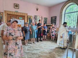 В храме апостола и евангелиста Иоанна Богослова села Казьминского почтили память жертв теракта в Буденновске