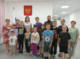 Священнослужитель провел беседу с воспитанниками летнего пришкольного лагеря МКОУ СОШ № 17 села Лесная Дача