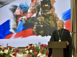 В Социально-культурном центре села Дивного состоялась встреча с супругами и родителями воинов, погибших при исполнении воинского долга