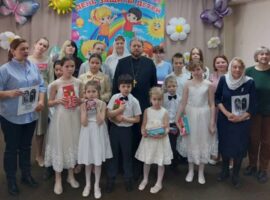 Волонтеры храма святого великомученика и целителя Пантелеимона города Ставрополя посетили социальный приют «Росинка»
