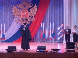 Священнослужитель поздравил жителей Новоалександровска с Днем России